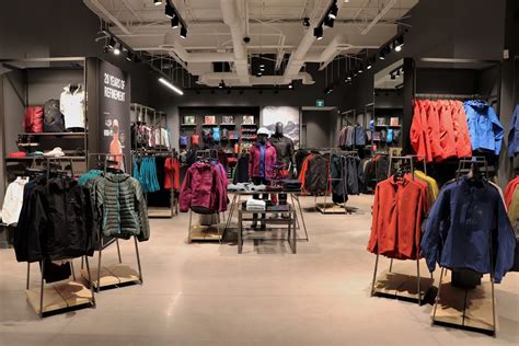 arc'teryx factory outlet.